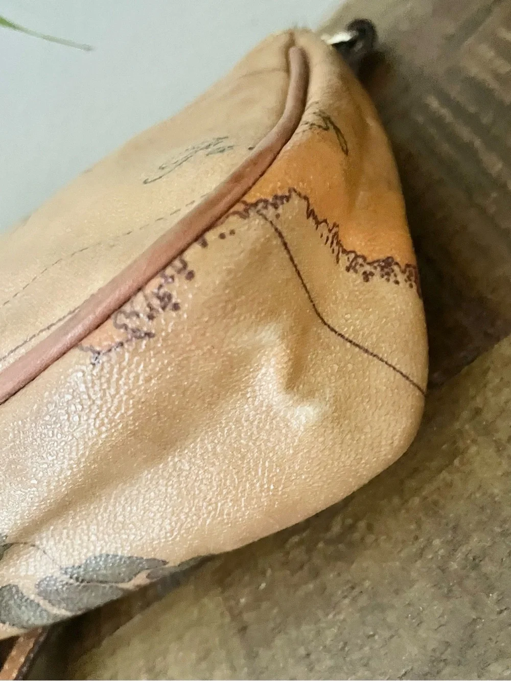 Vintage Alviero Martini 1A Classe Geo Classic Map Print Leather Crossbody Bag